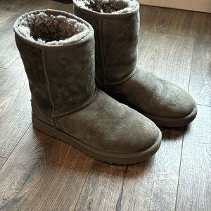 Uggs grey boots